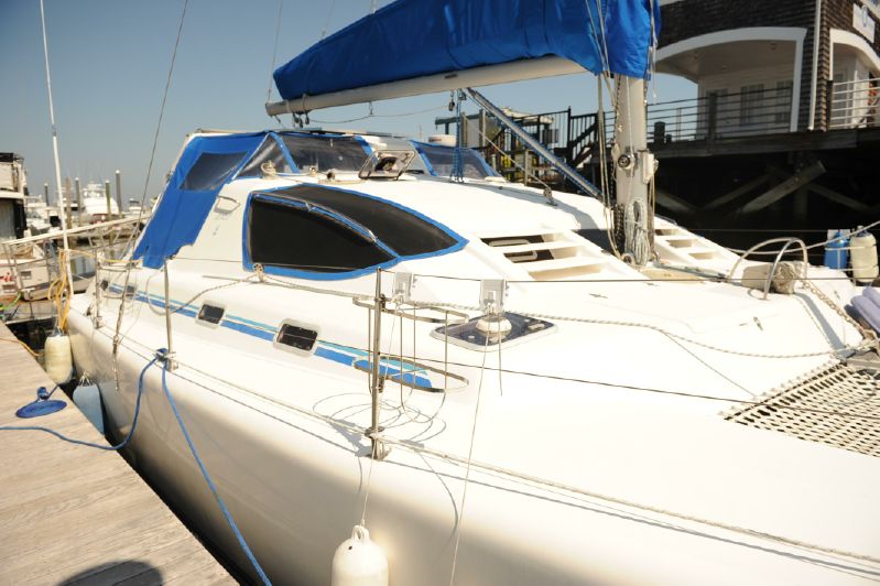 Sold Catamaran SLEEK KEELS 2002 Admiral 38